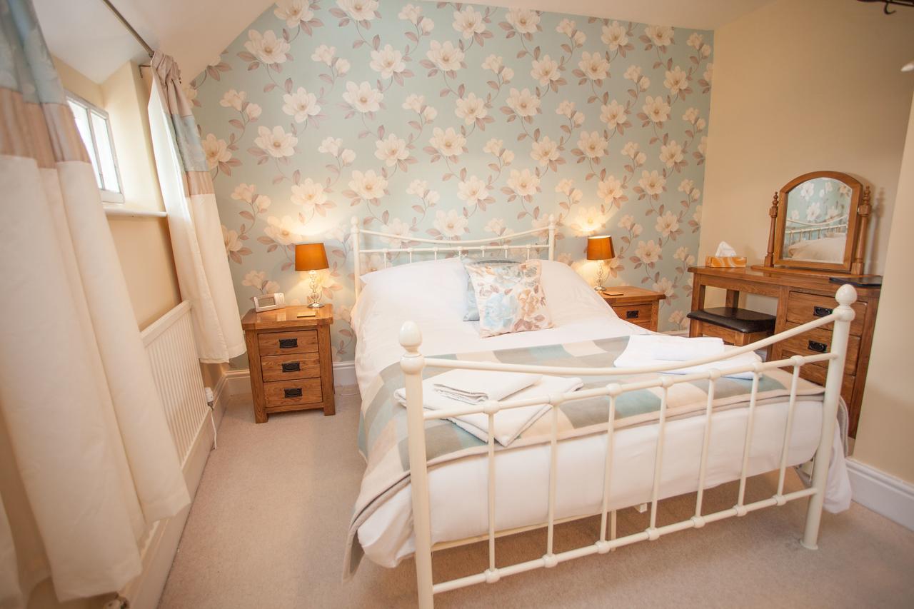 The Seven Stars Inn Pewsey Bagian luar foto