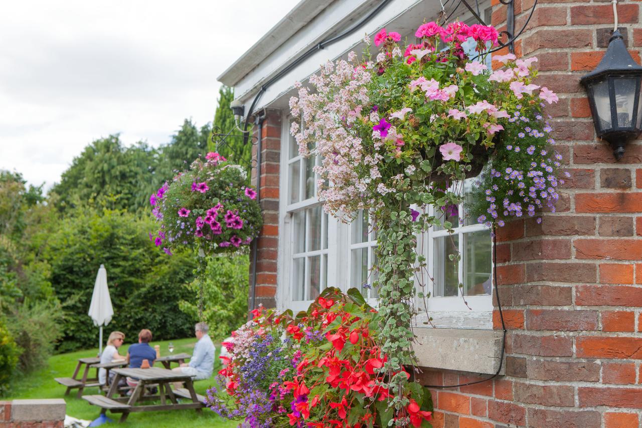 The Seven Stars Inn Pewsey Bagian luar foto